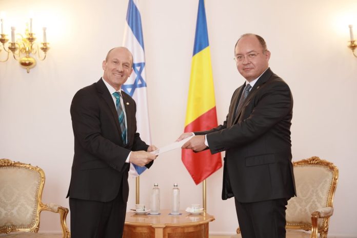 Foreign Minister Bogdan Aurescu welcomed incoming Israeli ambassador to Romania Reuven Azar