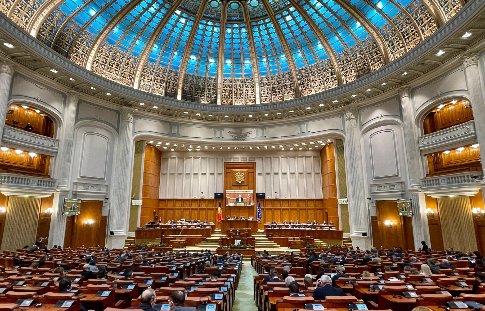 Дворец парламента Бухарест. Парламент Румынии. Дворец парламента Румыния внутри. Парламент депутатов Румынии.
