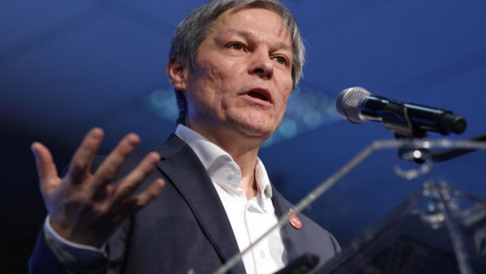 MEP Ciolos urges PSD, PNL leaders and President to treat social tension in a responsible manner
