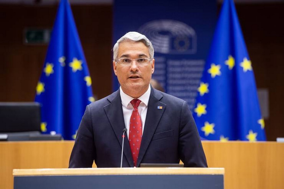 MIPE Minister Pislaru intends to notify European Public Prosecutor’s Office over minibus procurement